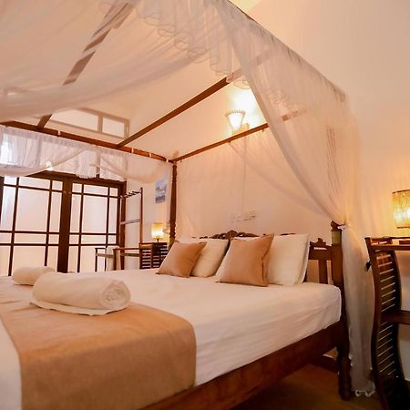 Nibbana Mirissa Hotel Bagian luar foto