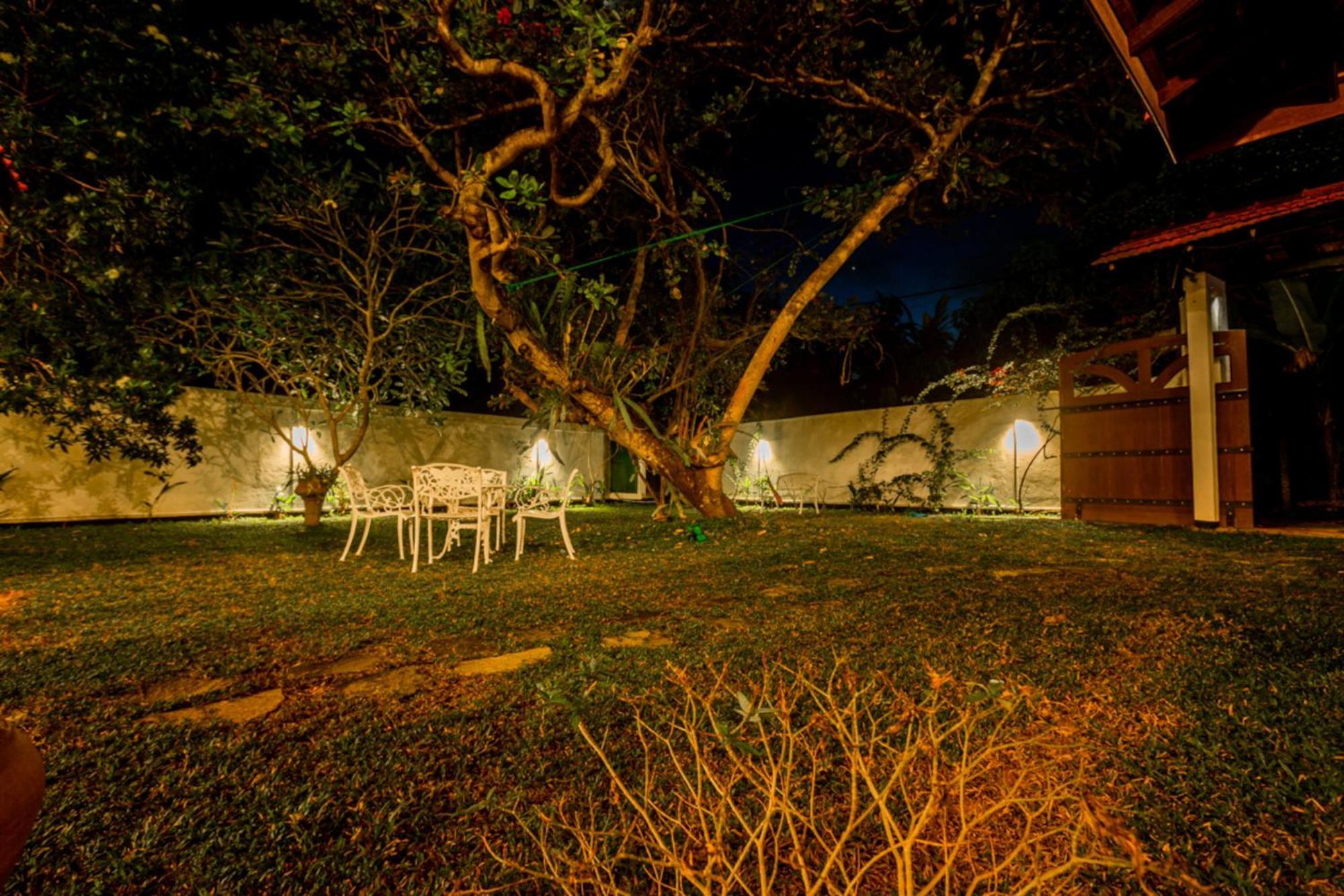 Nibbana Mirissa Hotel Bagian luar foto