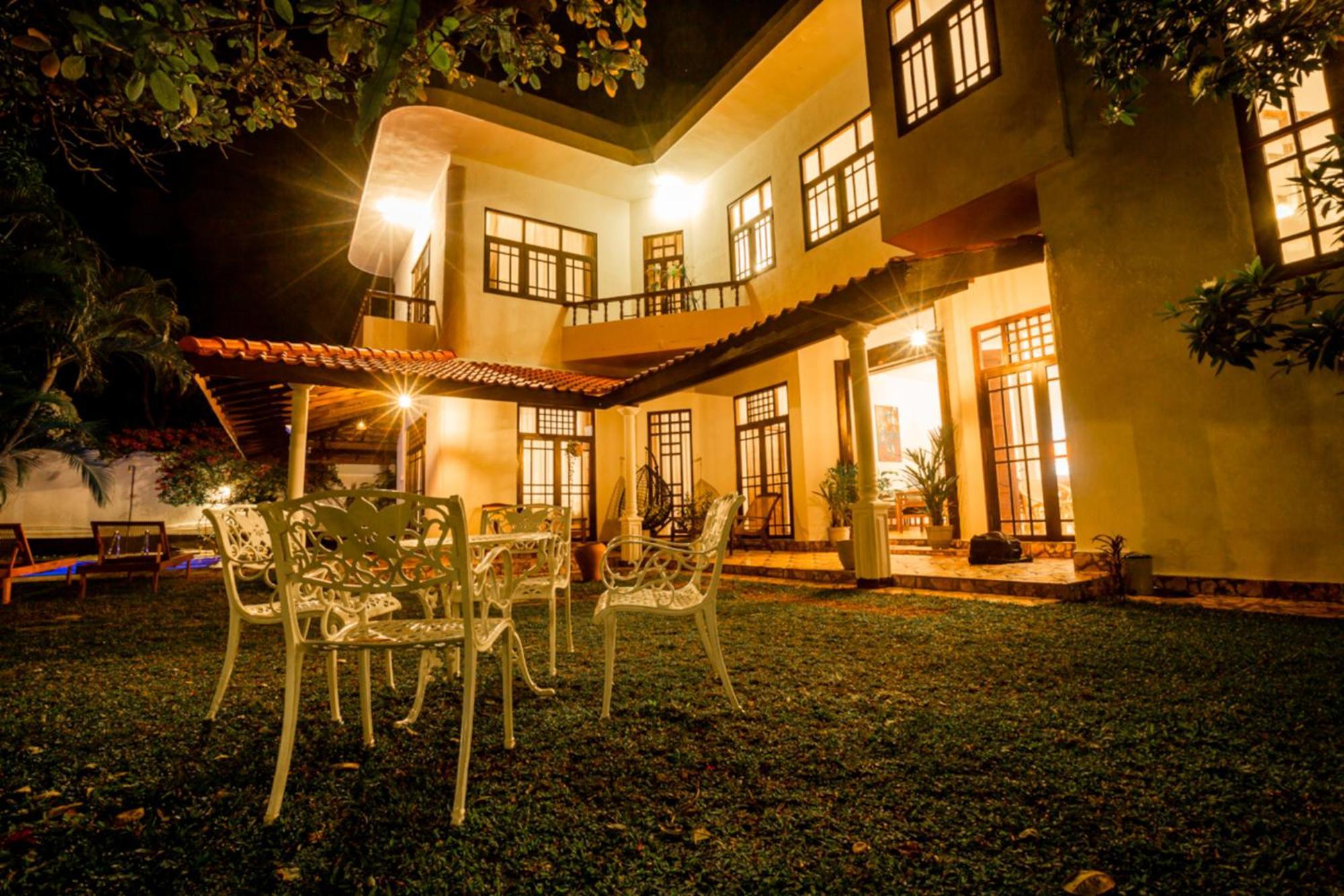 Nibbana Mirissa Hotel Bagian luar foto