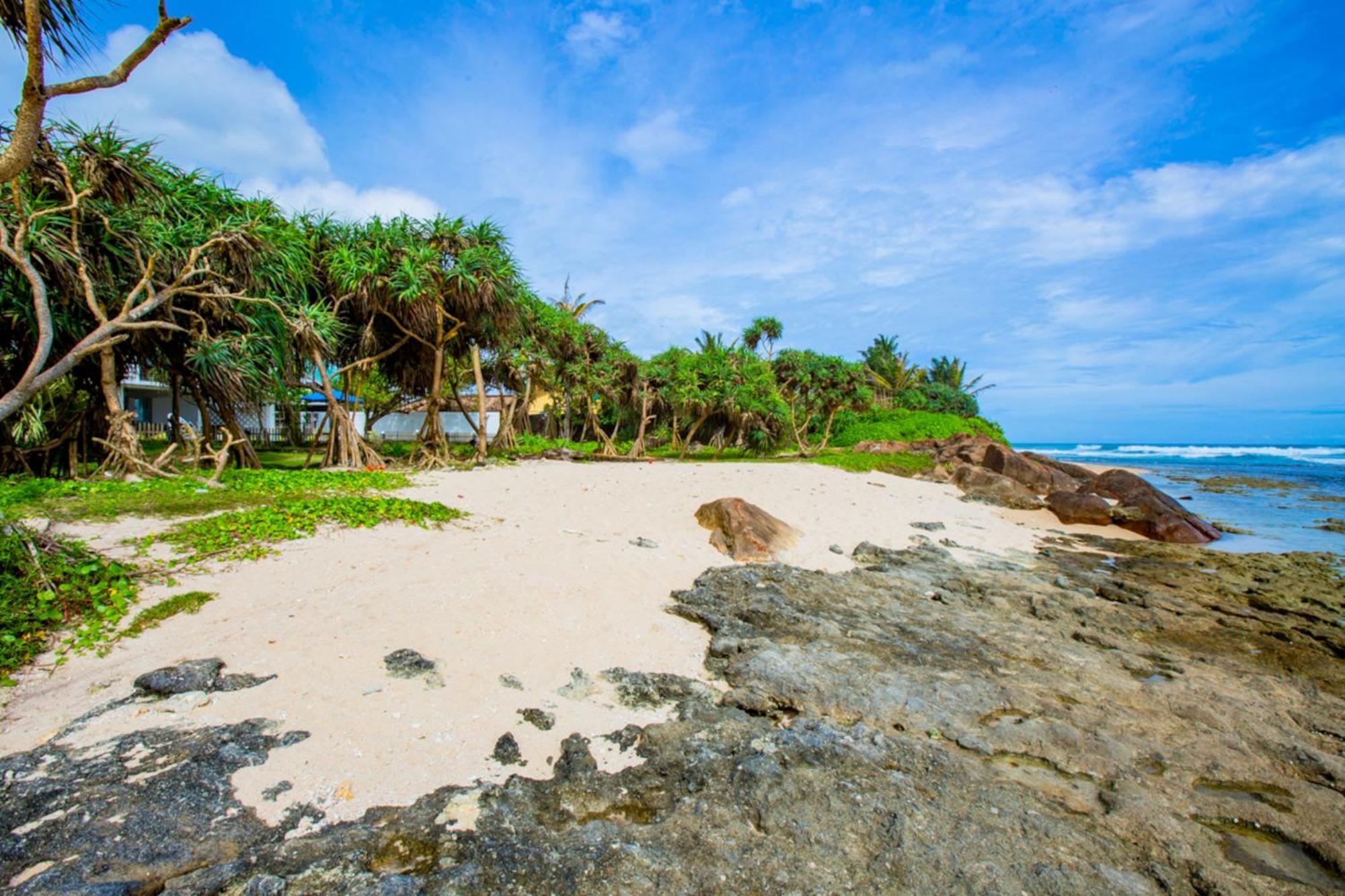 Nibbana Mirissa Hotel Bagian luar foto